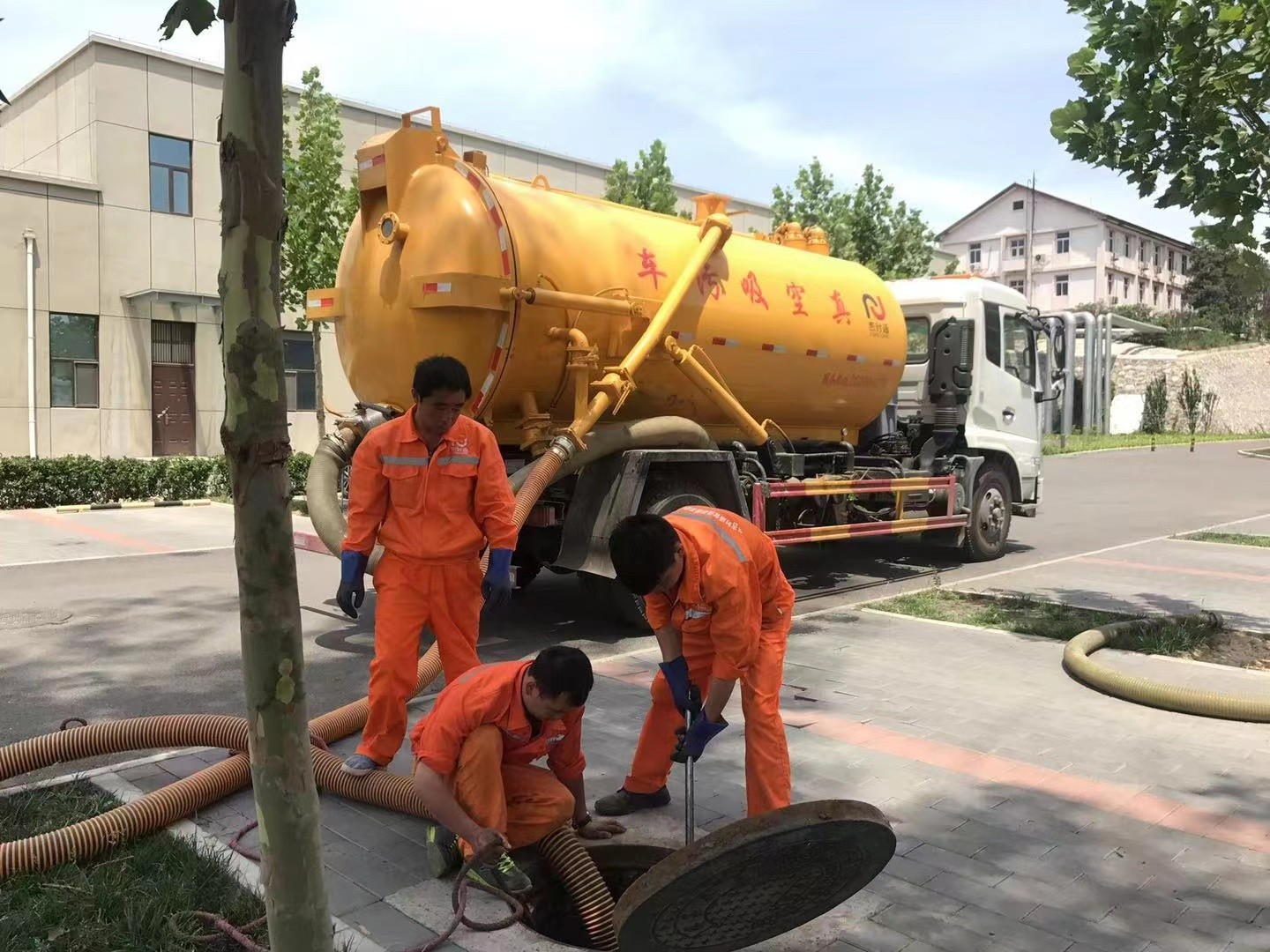 袁州化粪池清理与5-8吨吸粪车施工效率分析